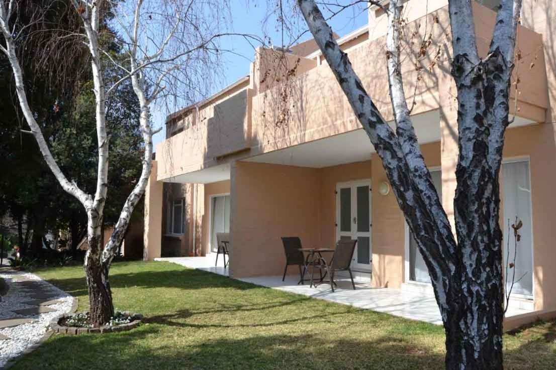 Daisy St -One Bedroom Apartment Joanesburgo Exterior foto