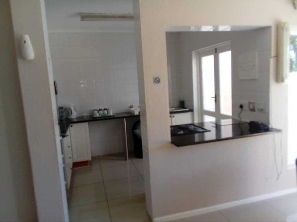 Daisy St -One Bedroom Apartment Joanesburgo Exterior foto